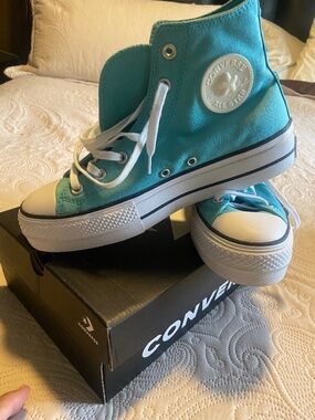 Women’s Platform High Top Coverse